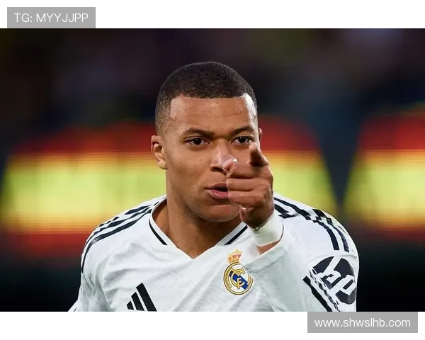 姆巴佩晒图领取上赛季欧冠金靴,并感谢巴黎老队友及工作人员 姆巴佩晒图领取上赛季欧冠金靴,并感谢巴黎老队友及工作人员